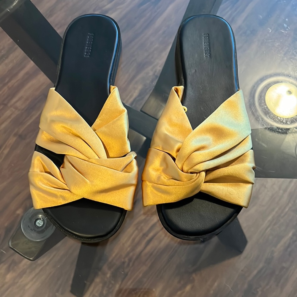 Women’s Flats